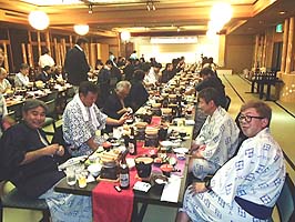 【全員での祝賀会】