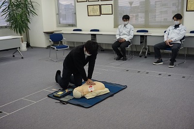 若手社員も集中